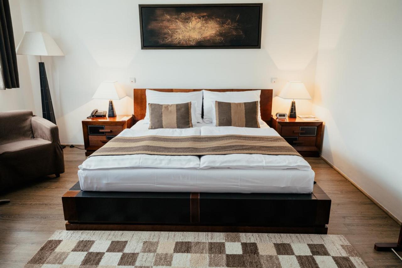 Hotel Troyer โตรยาโนวิตเซ ภายนอก รูปภาพ